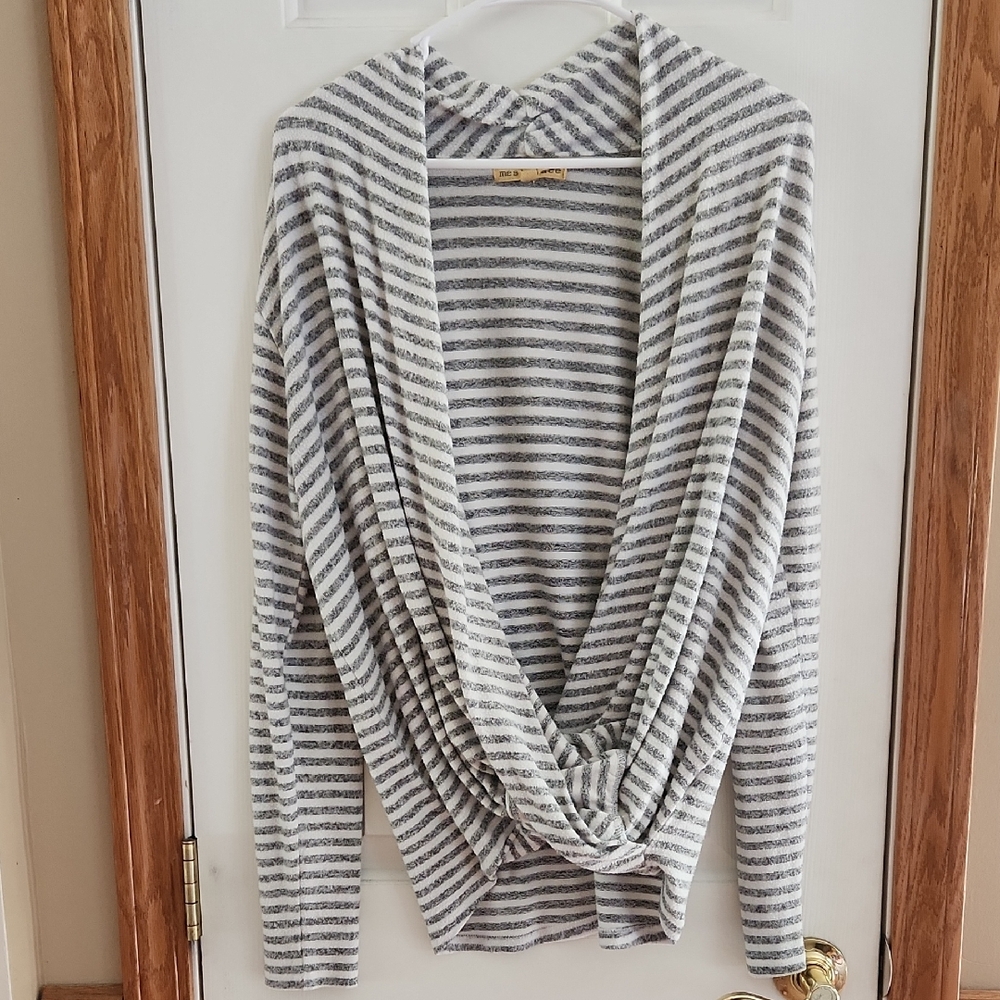 Gray and White Striped Cardigan with Open Front Design